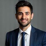 Headshot of instructor Roberto Silva